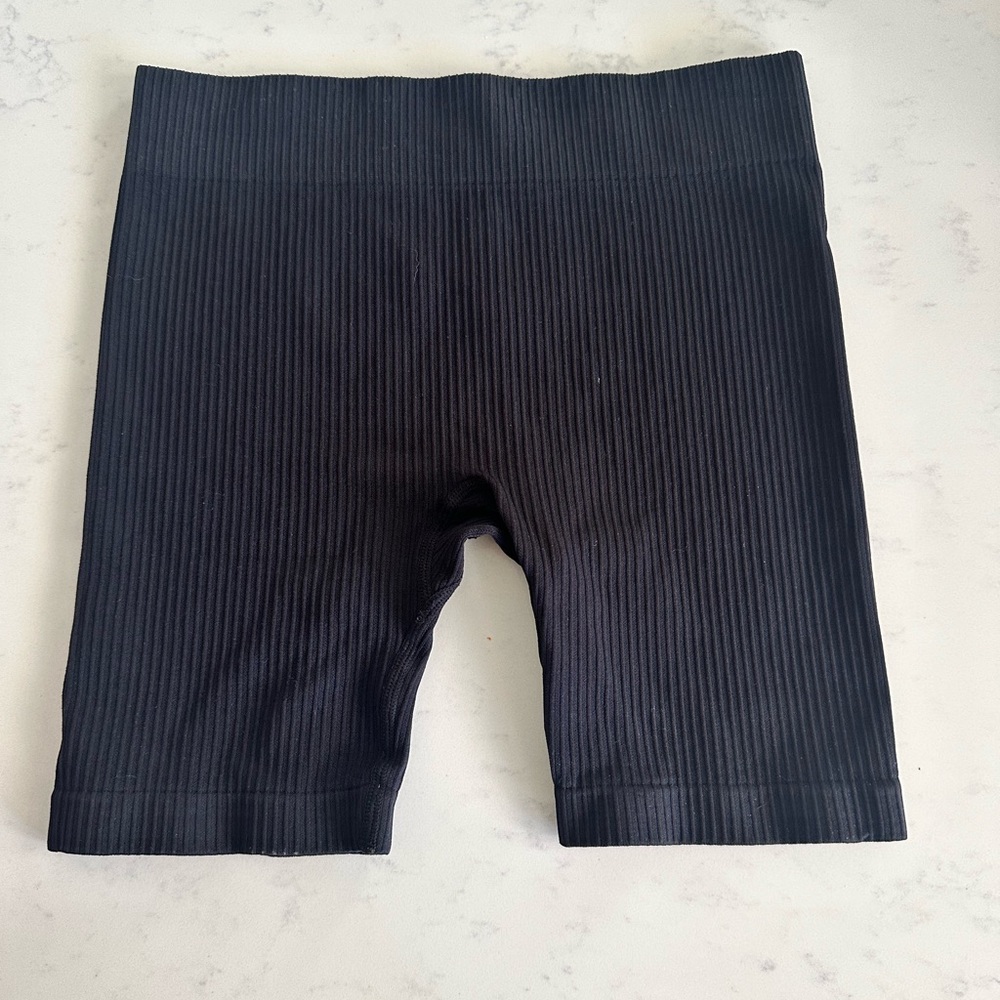 COTTON ON KIDS Seamless Ribbed Black Biker Shorts Size 9-10 9 10